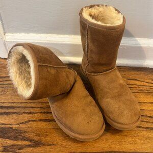 UGG Women's Classic Short II